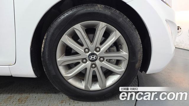 Hyundai AVANTE 2014 — photo 7