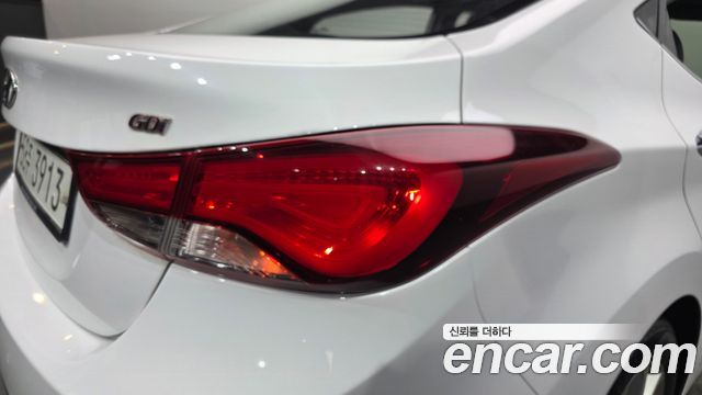 Hyundai AVANTE 2014 — photo 9