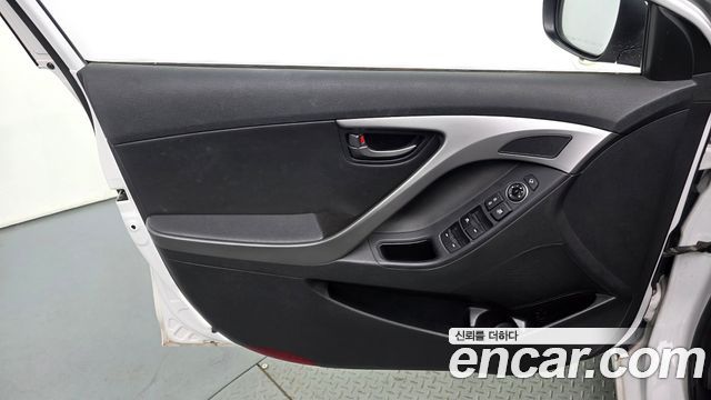 Hyundai AVANTE 2014 — photo 14