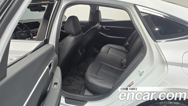 Hyundai Sonata 2022 — photo 17