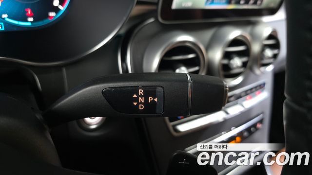 Mercedes-Benz GLC-Class 2023 — photo 9