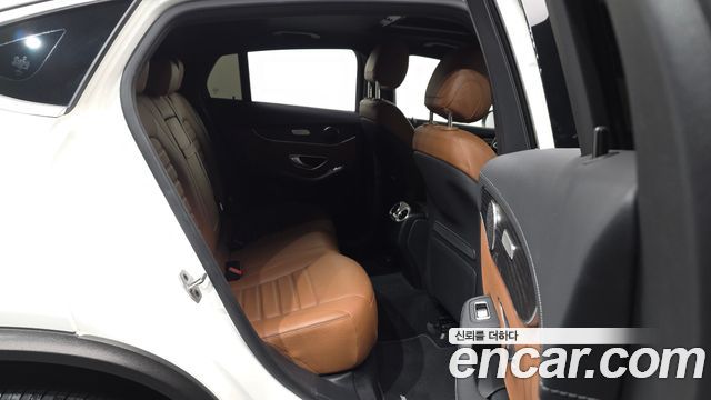 Mercedes-Benz GLC-Class 2023 — photo 12