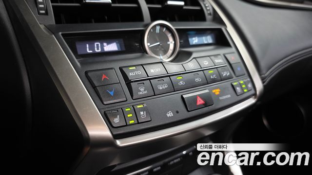 Lexus NX 2017 — photo 25