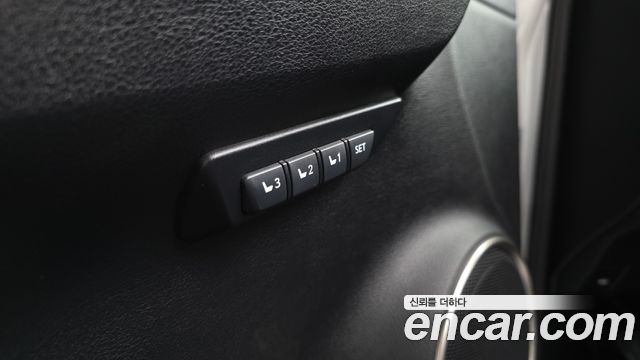 Lexus NX 2017 — photo 27