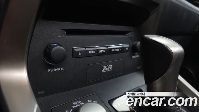 Lexus NX 2017 — photo 28