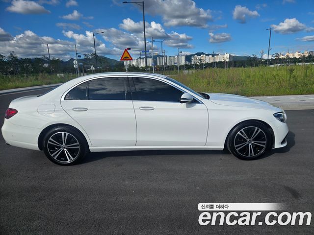 Mercedes-Benz E-Class 2021 — photo 6