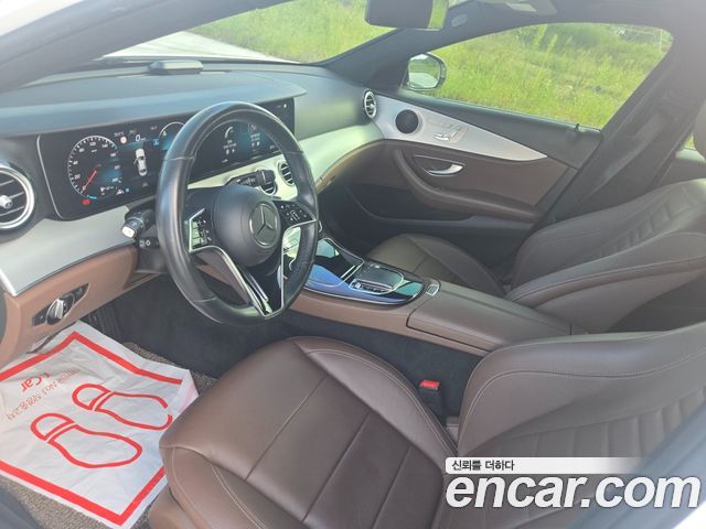 Mercedes-Benz E-Class 2021 — photo 8