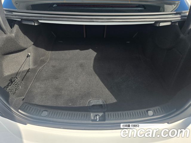 Mercedes-Benz E-Class 2021 — photo 12