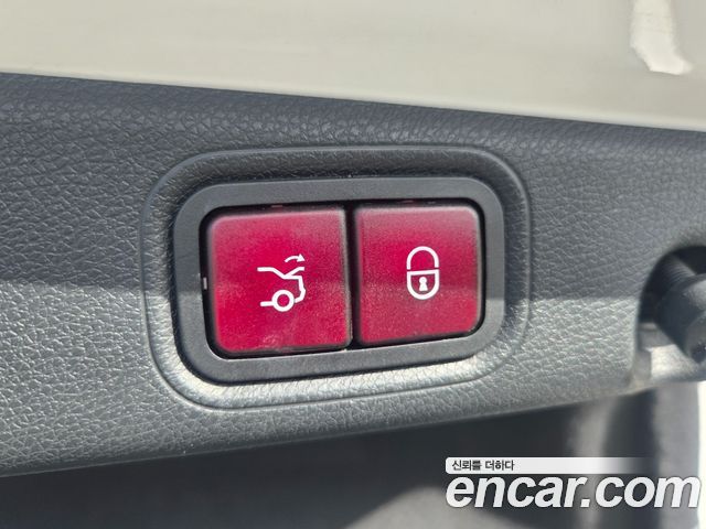Mercedes-Benz E-Class 2021 — photo 13
