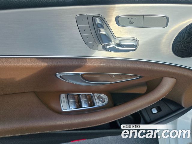 Mercedes-Benz E-Class 2021 — photo 14
