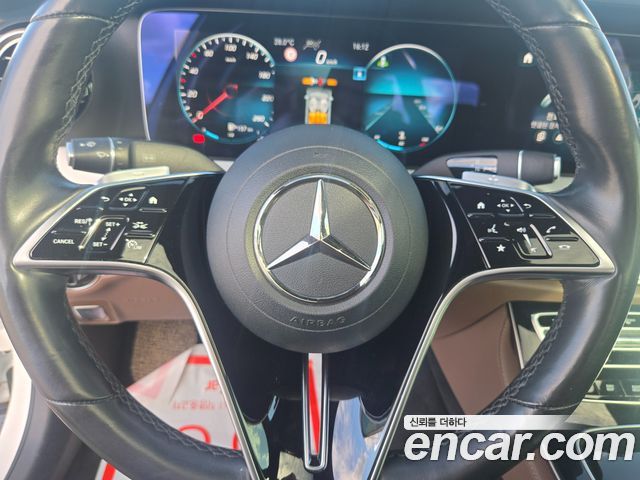 Mercedes-Benz E-Class 2021 — photo 15