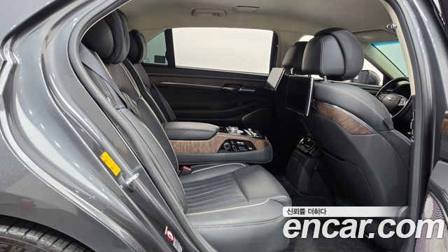 Genesis G90 2019 — photo 17