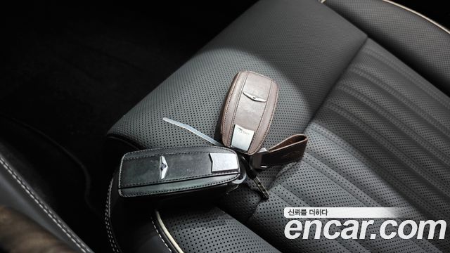 Genesis G90 2019 — photo 21