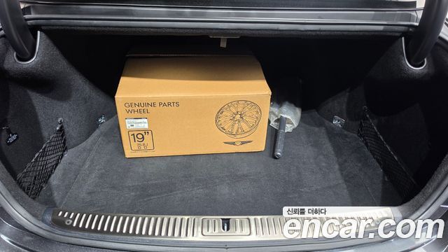 Genesis G90 2019 — photo 24