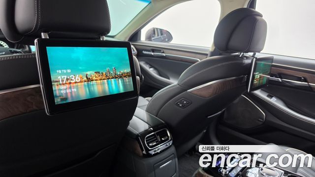 Genesis G90 2019 — photo 25