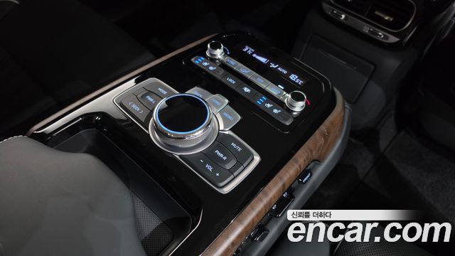 Genesis G90 2019 — photo 26