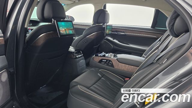Genesis G90 2019 — photo 27
