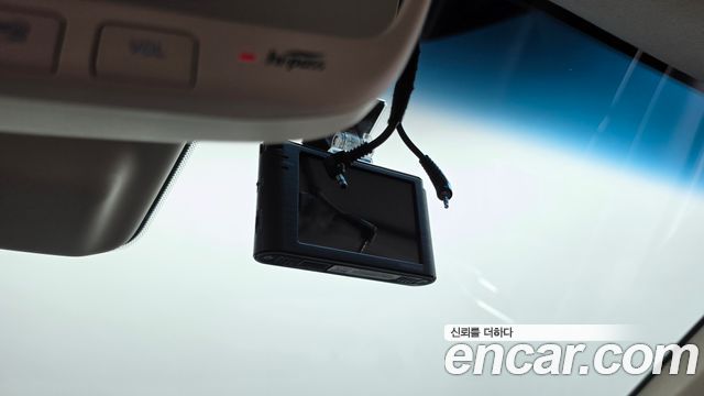 Genesis G90 2019 — photo 28