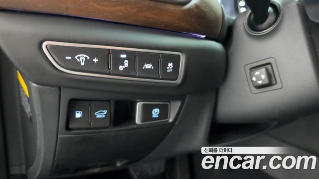 Genesis G90 2019 — photo 30