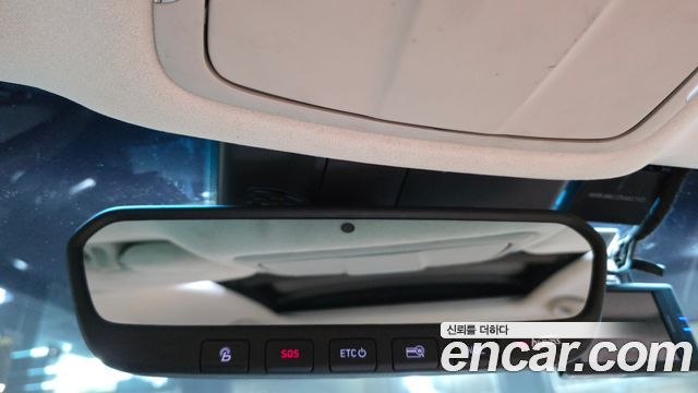 Genesis G80 2017 — photo 17