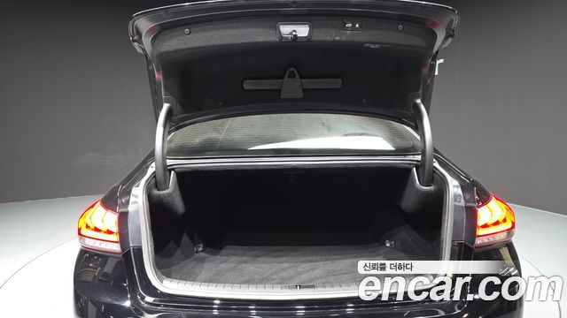 Genesis G80 2017 — photo 20