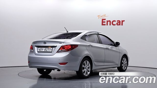 Hyundai Accent 2012 — photo 2