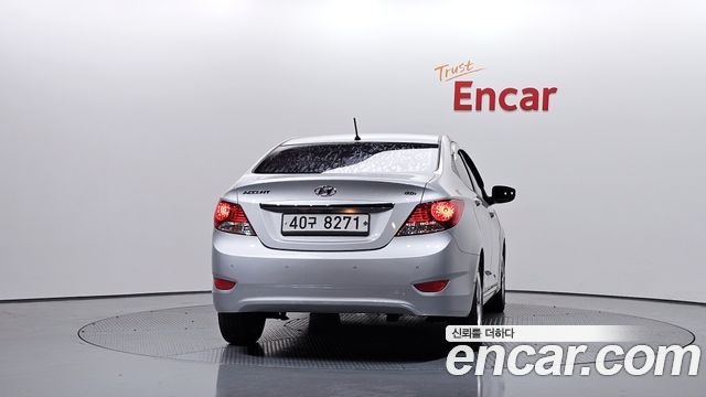 Hyundai Accent 2012 — photo 4