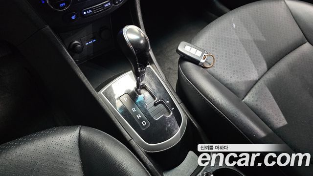 Hyundai Accent 2012 — photo 9