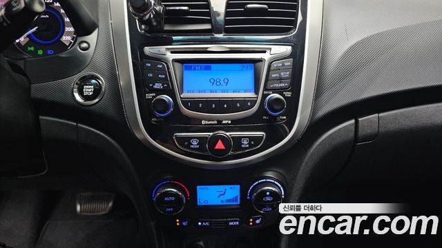 Hyundai Accent 2012 — photo 14