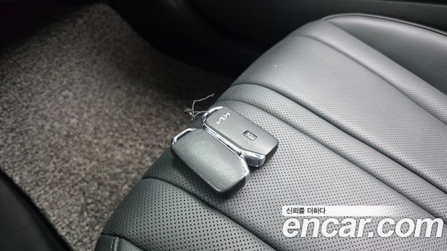 Kia K8 2023 — photo 25