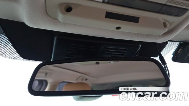 Land Rover Discovery Sport 2019 — photo 17