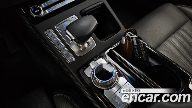 Genesis G90 2019 — photo 12