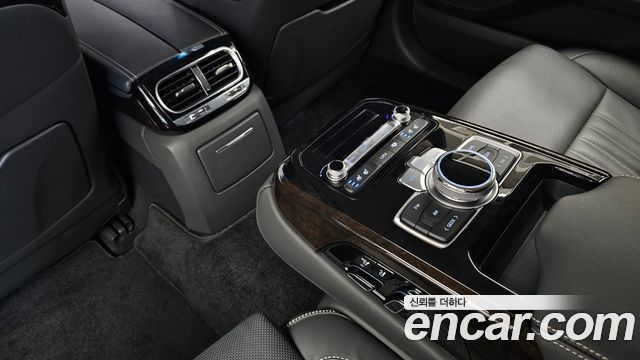 Genesis G90 2019 — photo 23
