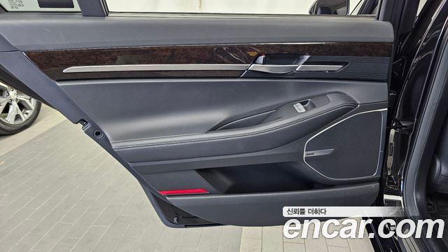 Genesis G90 2019 — photo 15