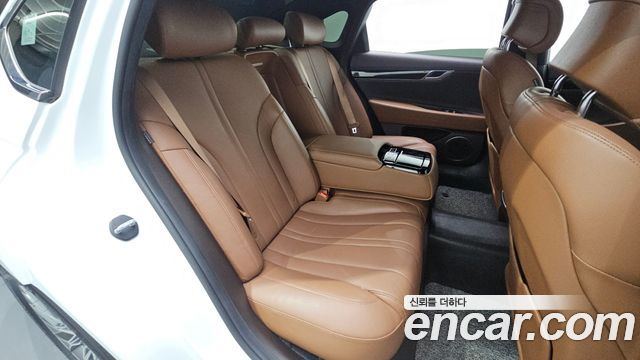 Genesis G80 2022 — photo 16
