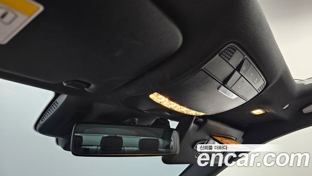 Mercedes-Benz C-Class 2020 — photo 18