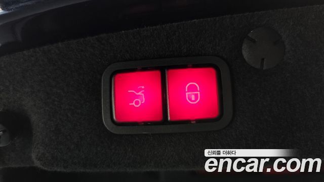 Mercedes-Benz C-Class 2020 — photo 20