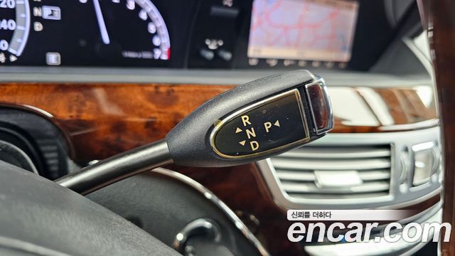 Mercedes-Benz S-Class 2011 — photo 9