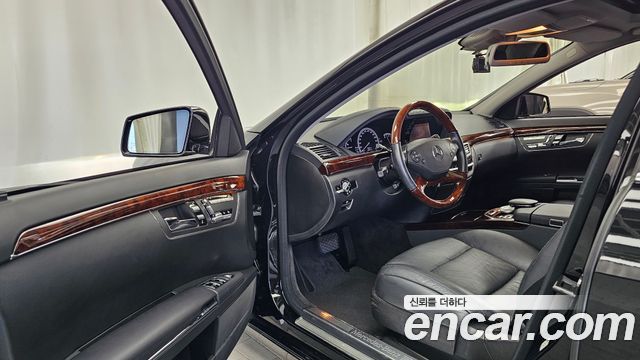 Mercedes-Benz S-Class 2011 — photo 10