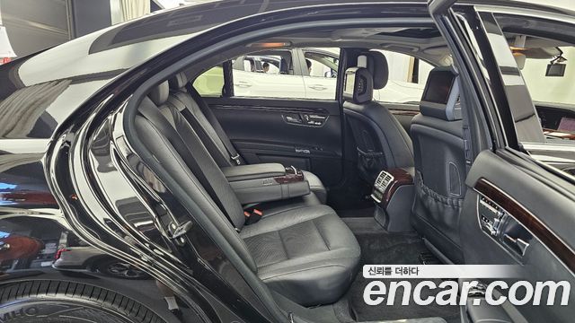 Mercedes-Benz S-Class 2011 — photo 12
