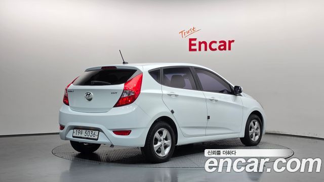 Hyundai Accent 2014 — photo 2