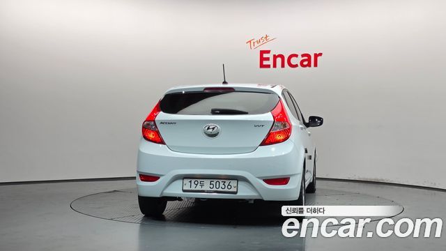 Hyundai Accent 2014 — photo 4
