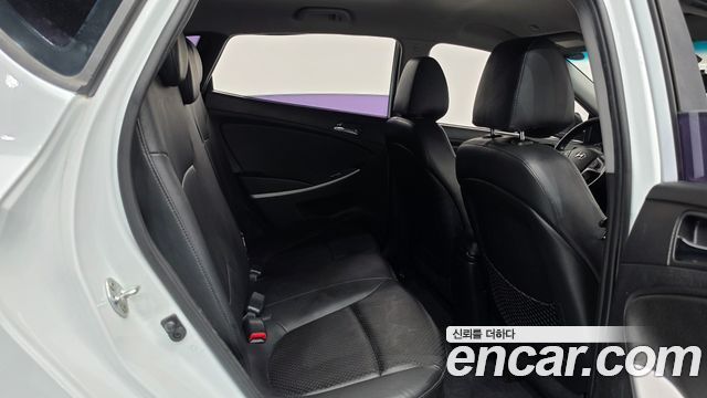 Hyundai Accent 2014 — photo 17