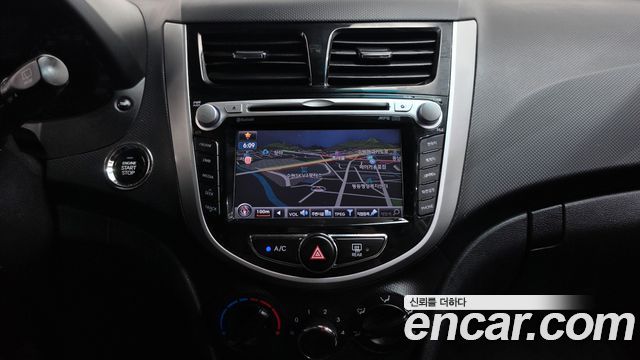 Hyundai Accent 2014 — photo 18