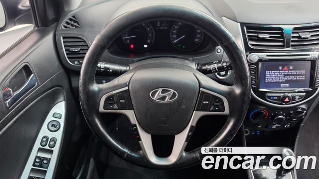 Hyundai Accent 2014 — photo 19