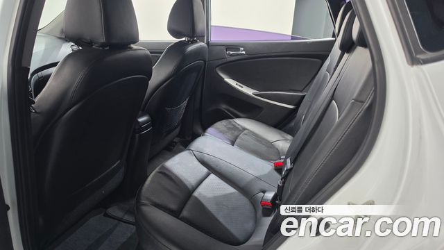 Hyundai Accent 2014 — photo 23