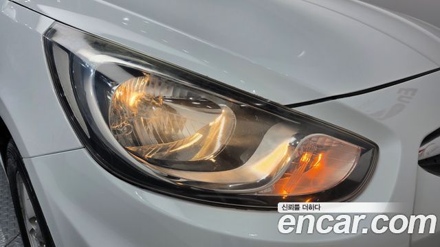 Hyundai Accent 2014 — photo 8