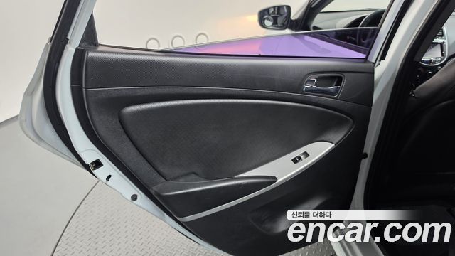 Hyundai Accent 2014 — photo 15