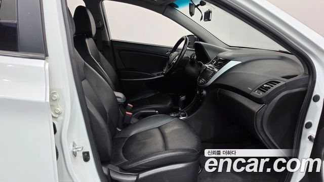 Hyundai Accent 2014 — photo 16