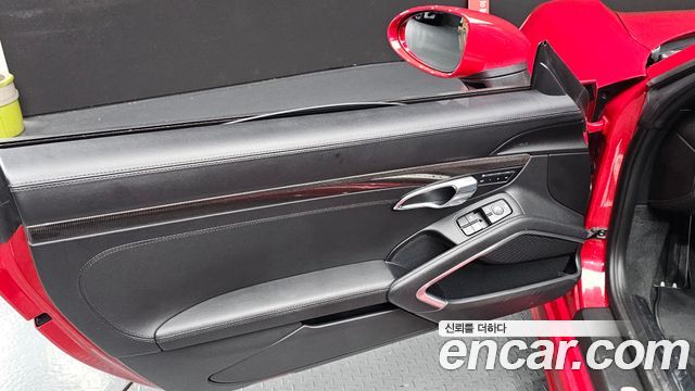 Porsche 718 2018 — photo 15